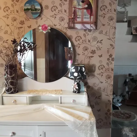 πολυτελης Apartment